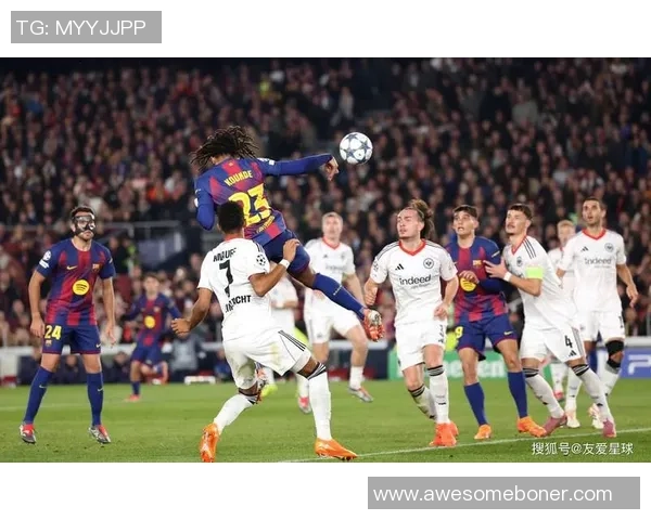 中超精彩对决巴萨上演逆转大戏6比2战胜里昂引发全场热烈欢呼