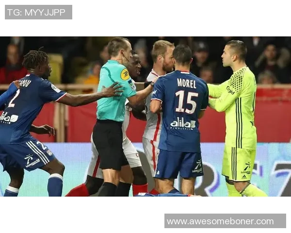 国王杯激战：里昂与国米战成平局红牌争议引发全场热议与十大精彩进球回顾