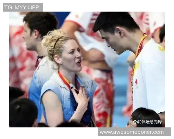 姚明弯腰敬酒展现谦逊风范引发社会对传统礼仪的深思与讨论