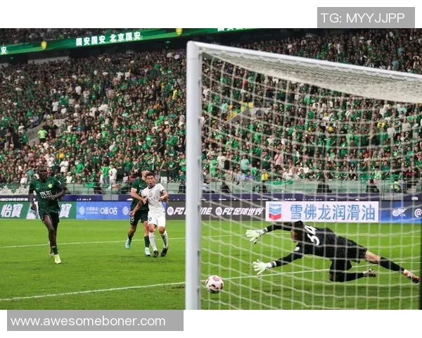 赛后分析：上海足球队与西安足球队在比赛中的战术意识与表现对比