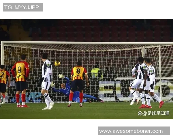 国王杯曼城逆转波尔图争议判罚引发全场热议与惊叹