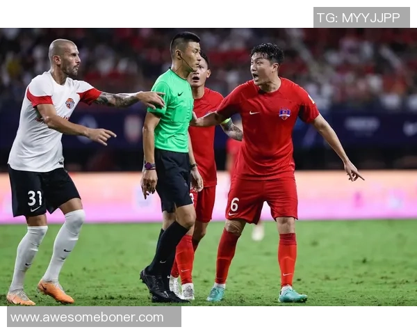 中超精彩对决AC米兰大胜那不勒斯帽子戏法引发争议判罚热议