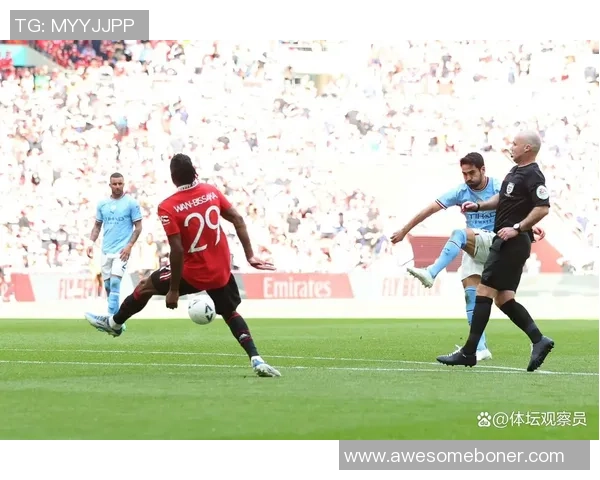 足总杯精彩对决曼城狂胜拜仁五球横扫引发全场热烈反响 足总杯精彩对决曼城狂胜拜仁五球横扫引发全场热烈反响