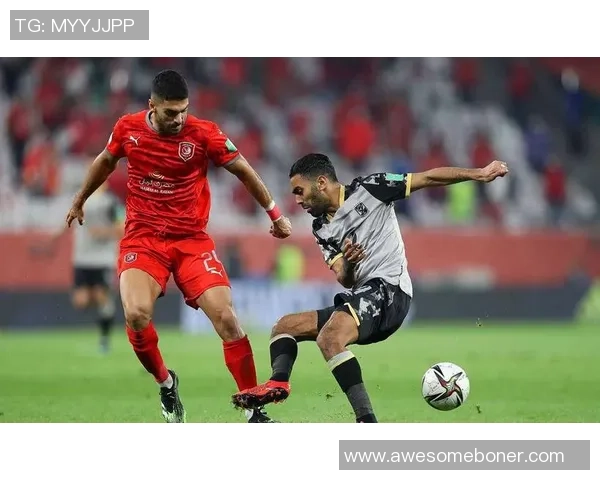 欧冠激战曼城与那不勒斯战成平局争议判罚引发全场热议