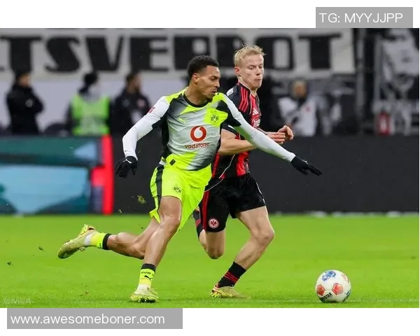 足总杯惊现冷门AC米兰逆转波尔图引发全场沸腾 足总杯惊现冷门AC米兰逆转波尔图引发全场沸腾